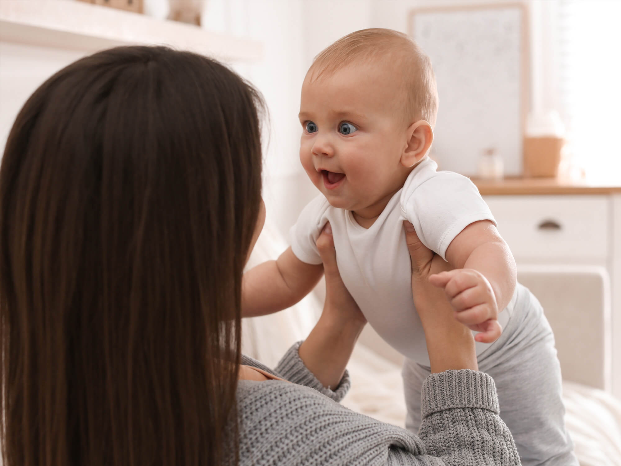 Bebe empieza a hablar